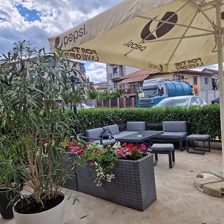 Albert Hotel Roşu Exteriér fotografie