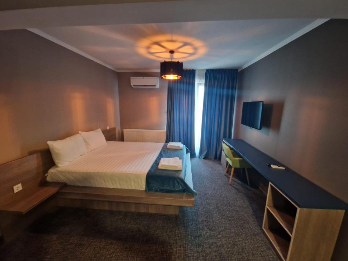 Albert Hotel Roşu Exteriér fotografie